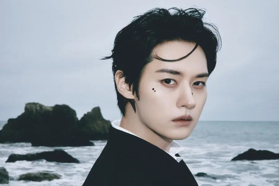 Stray Kids’ Lee Know Diagnosed With Ankle Sprain After Being Injured At 2025 MAMA Awards