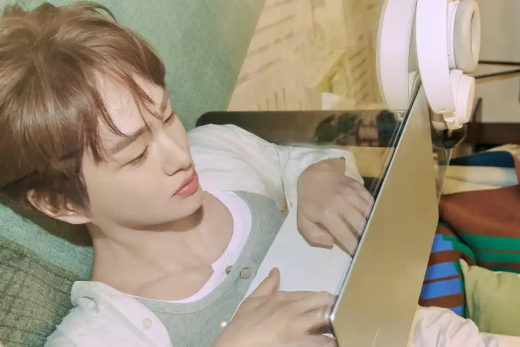 SHINee’s Onew releases album preview teaser for 5th EP [TOUGH LOVE]